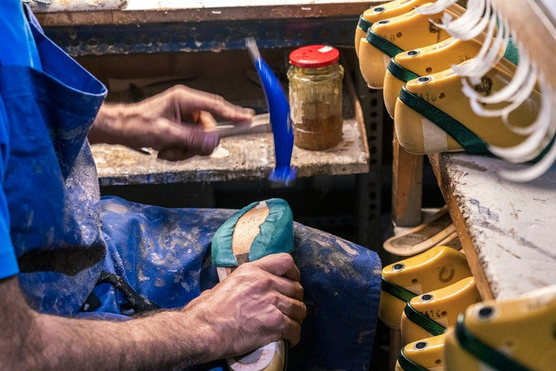 Handmaking avarcas