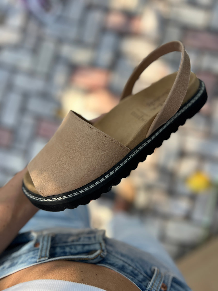 Tan Modern Avarca