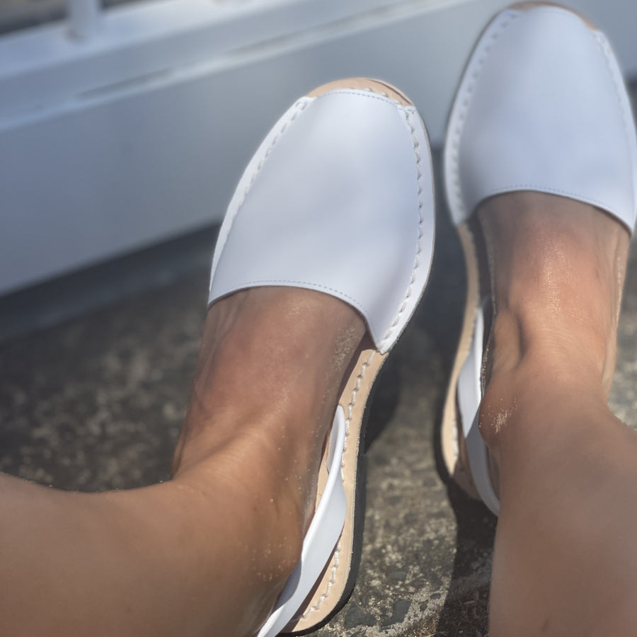White Leather Avarca