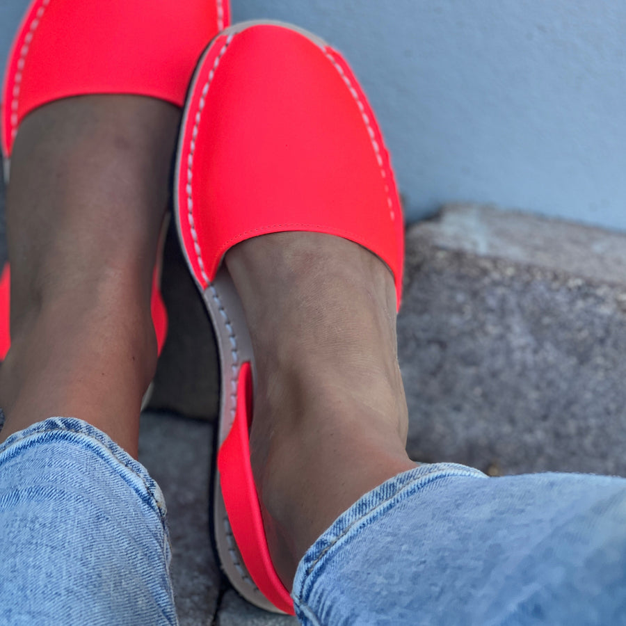 Neon Coral Avarca