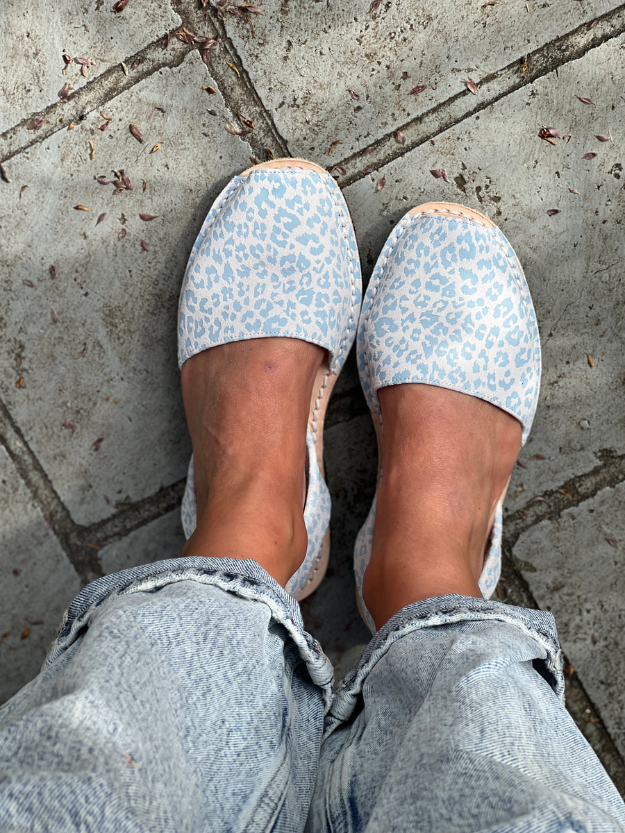 Blue Leopard Avarca
