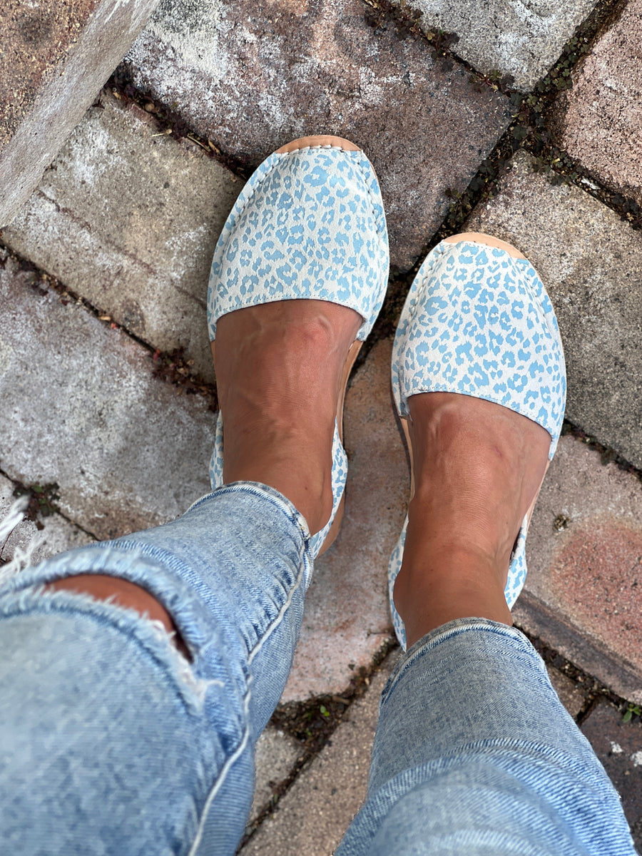 Blue Leopard Avarca