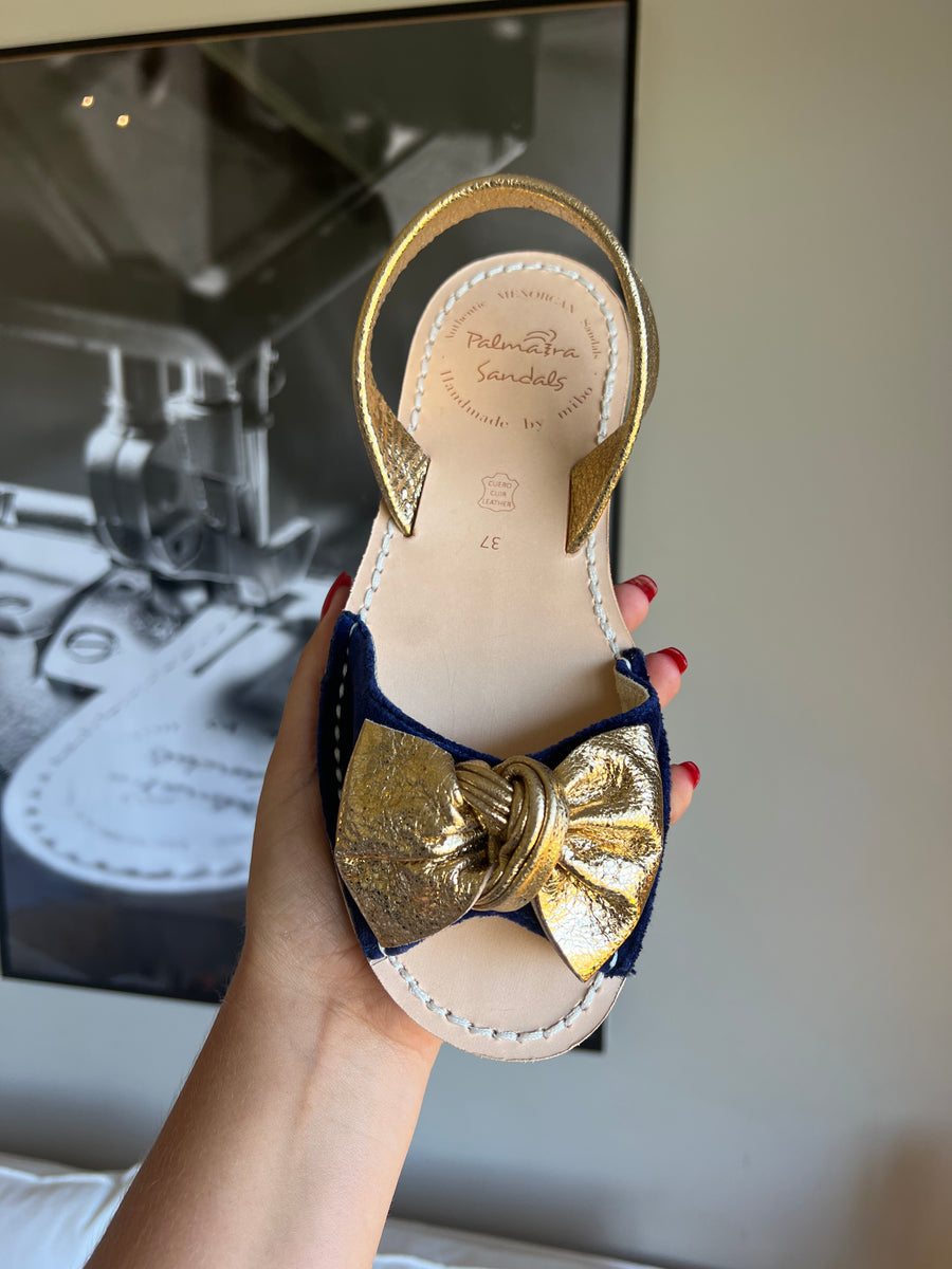 SAMPLE 105 - Size 37
