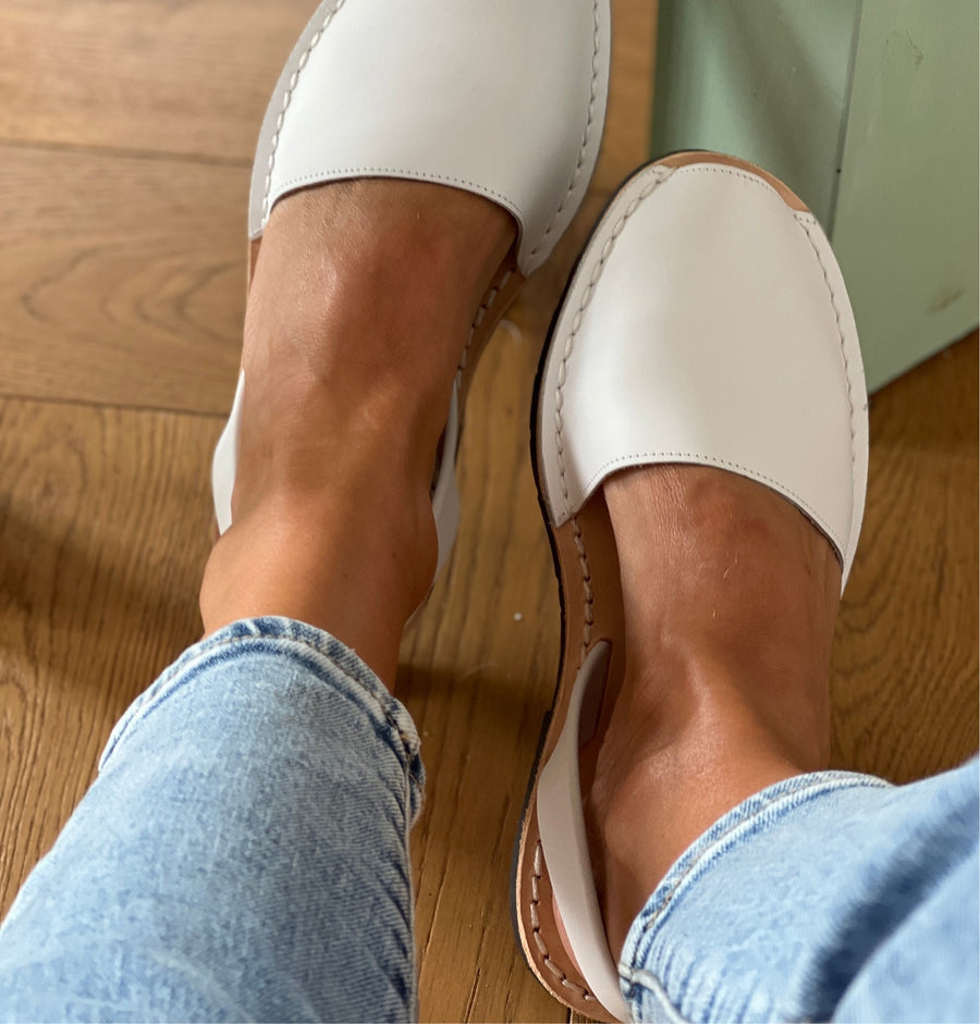 White Leather Avarca