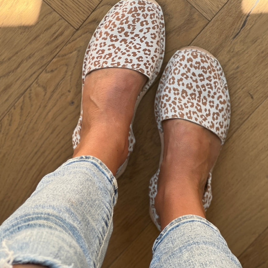 Tan Leopard Avarca