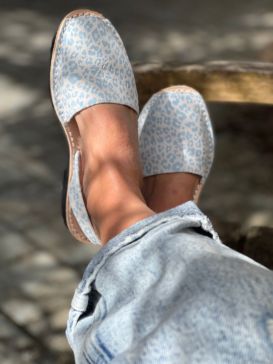 Blue Leopard Avarca