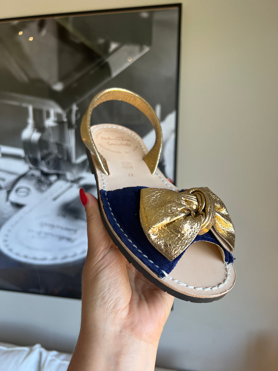 SAMPLE 105 - Size 37