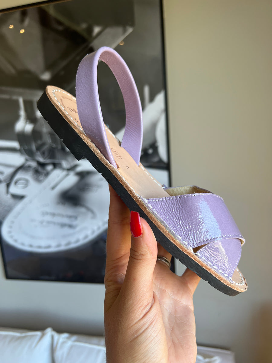 SAMPLE 106 - Size 37